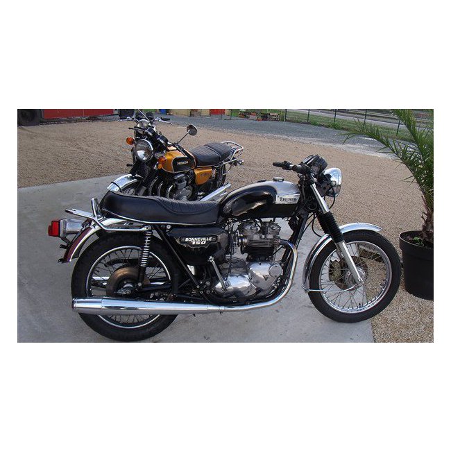 Triumph 750 Bonneville